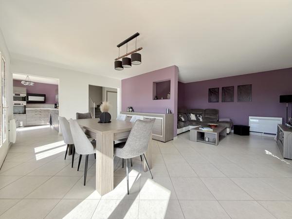 MAGNIFIQUE VUE - MAISON FAMILIALE 165M² AVEC 5 CHAMBRES - PISCINE