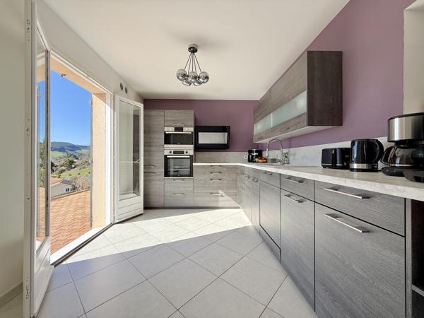 MAGNIFIQUE VUE - MAISON FAMILIALE 165M² AVEC 5 CHAMBRES - PISCINE