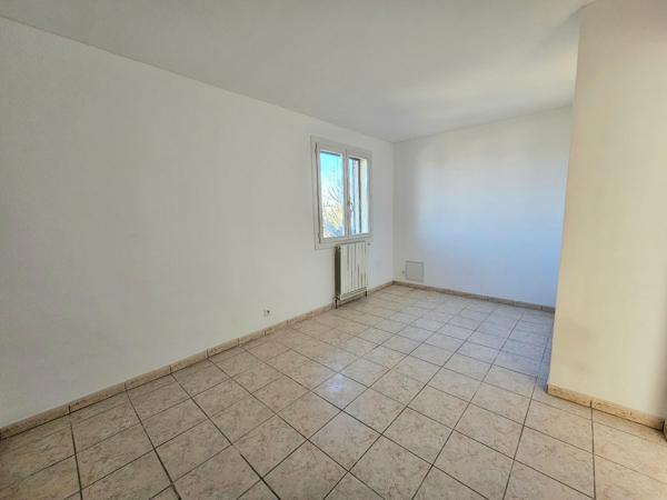 Villa T4 plain-pied avec vue imprenable, centre du village