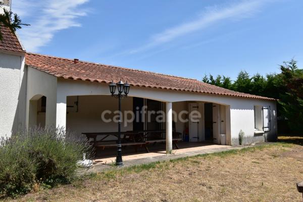 LA BARRE DE MONTS / FROMENTINE (85) proche île de NOIMOUTIER , VENDEE , Maison à vendre 10 pièces 141 m² 5 chambres, 4 WC , 4 salles d'eau , puits, 850m² 291500€