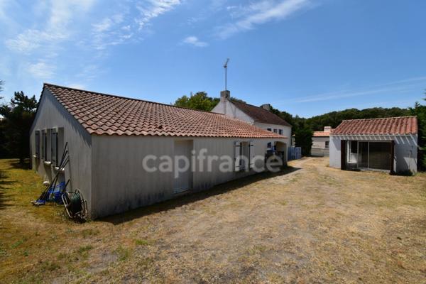 LA BARRE DE MONTS / FROMENTINE (85) proche île de NOIMOUTIER , VENDEE , Maison à vendre 10 pièces 141 m² 5 chambres, 4 WC , 4 salles d'eau , puits, 850m² 291500€