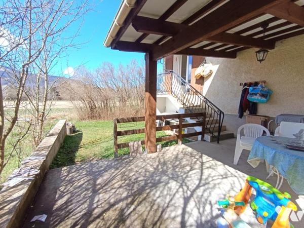 Vente Maison mitoyenne T6 + appartement T3 sur SEYNE