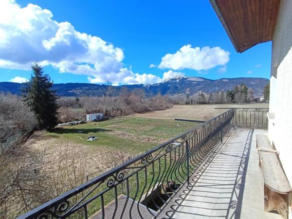 Vente Maison mitoyenne T6 + appartement T3 sur SEYNE