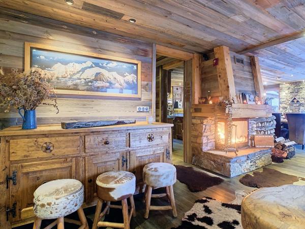 Superbe Chalet de 341 m2 skis aux pieds au centre de Paradiski