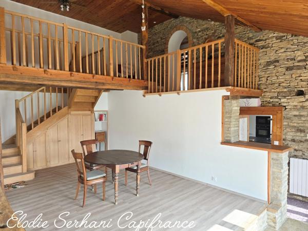 Maison de caractère T6 d'environ 180m2 + 166m2 de grange à Montenois