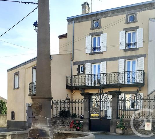 Maison à vendre  9 pièces - 167,99 m2 VOLVIC - 63