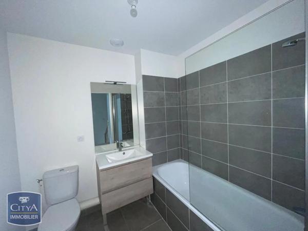 Maison à louer 4 pièces 80.57m² Bourg-en-Bresse (01000)