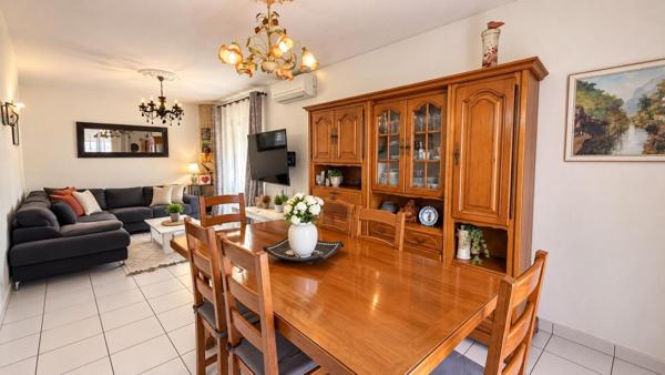 Deux logements + grand garage au calme à Marignane