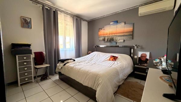 Deux logements + grand garage au calme à Marignane