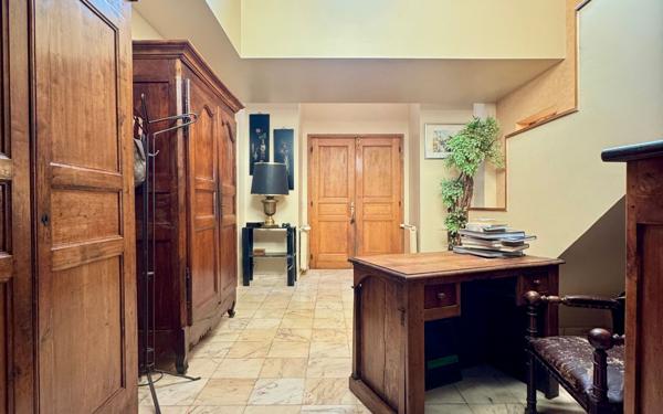 Maison à vendre    5 pièces • 310 m2 Idron