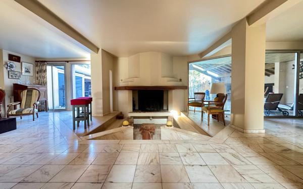 Maison à vendre    5 pièces • 310 m2 Idron