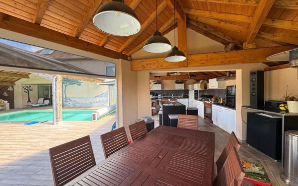 Maison à vendre    5 pièces • 310 m2 Idron