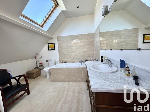 Maison 9 pièces de 272 m² à Sceaux (92330)