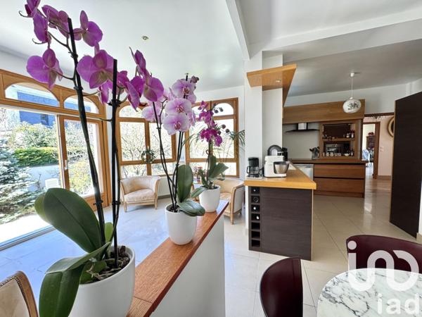 Maison 9 pièces de 272 m² à Sceaux (92330)
