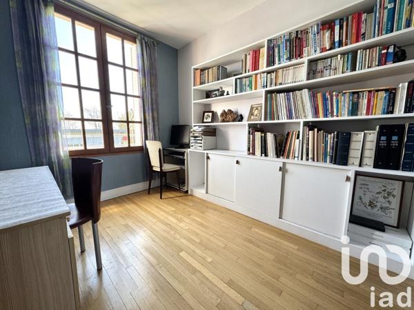Maison 9 pièces de 272 m² à Sceaux (92330)