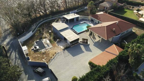 Villa hors lotissement au calme