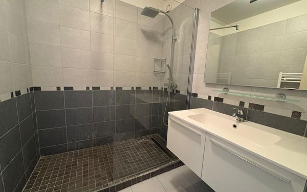 Appartement à vendre    2 pièces • 55 m2 Nice