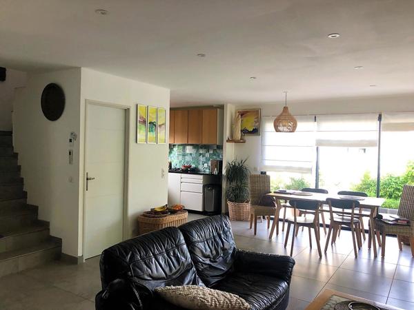 Maison Sete 5 pièce(s) 98 m2 +garage