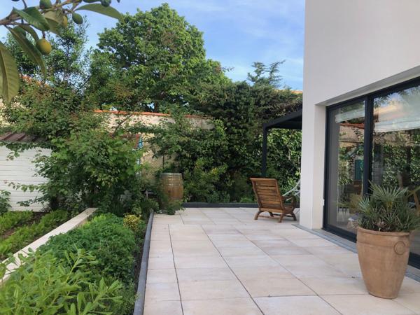 Maison Sete 5 pièce(s) 98 m2 +garage