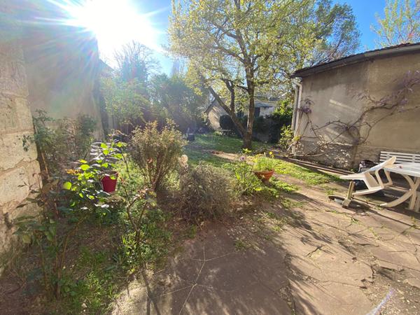 Talence Caudères Maison de maître d'environ 157 m2 sur parcelle de 520 m2