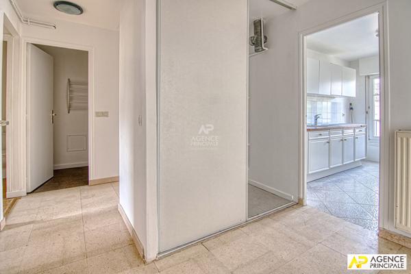 Versailles Rive-Droite Appartement 4 pièces 78.49 m² carrez situé au 2ème et dernier étage €570 000 ** - Référence 25823
