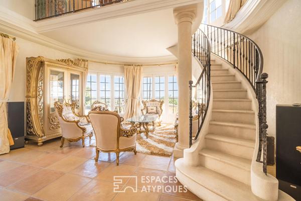 Propriété d’exception avec piscine, au calme et proche de la mer