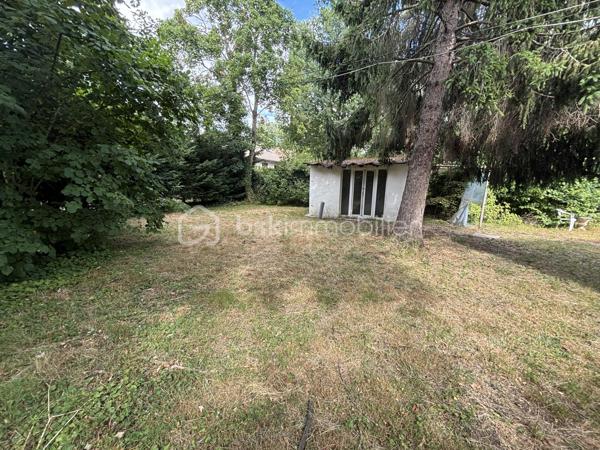 Terrain commercial de 922 m²