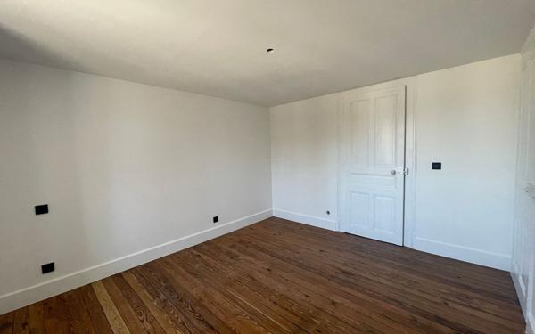 Appartement à louer    3 pièces • 88 m2 Aix-les-Bains