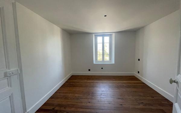 Appartement à louer    3 pièces • 88 m2 Aix-les-Bains