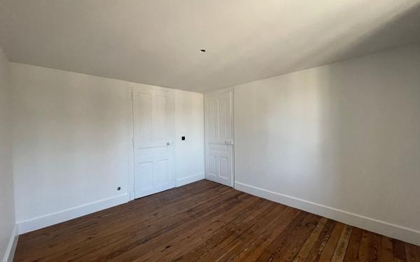 Appartement à louer    3 pièces • 88 m2 Aix-les-Bains