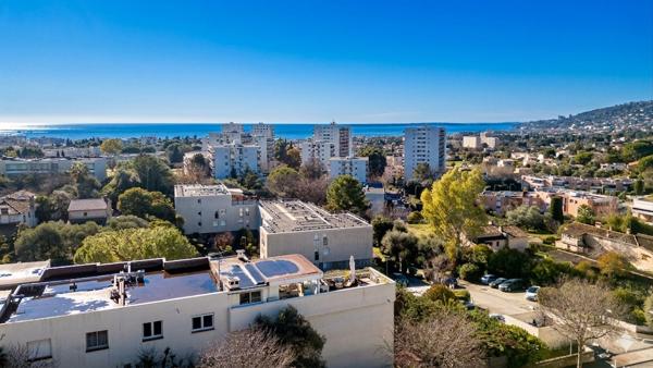 Dernier Étage Vue Mer Panoramique – Duplex d’Exception à Saint-Jean