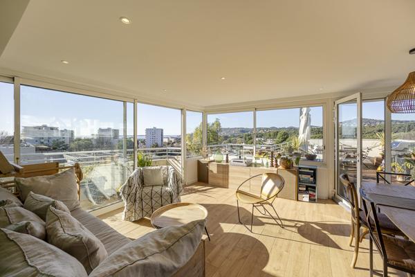 Dernier Étage Vue Mer Panoramique – Duplex d’Exception à Saint-Jean
