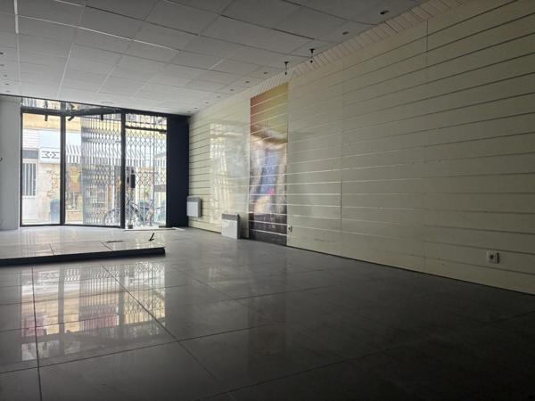Local commercial centre-ville