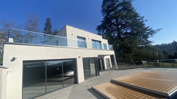 L'Étrat (42580) A LOUER ! L''Etrat, villa contemporaine de 180m2 avec piscine
