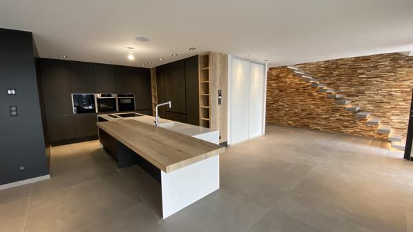 L'Étrat (42580) A LOUER ! L''Etrat, villa contemporaine de 180m2 avec piscine