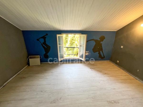 Maison à vendre à Digne-les-Bains – 115 m², 4 chambres, jardin arboré de 300 m², fort potentiel