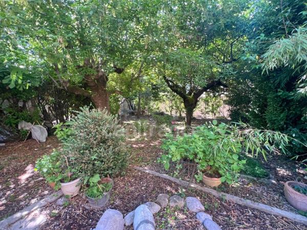 Maison à vendre à Digne-les-Bains – 115 m², 4 chambres, jardin arboré de 300 m², fort potentiel