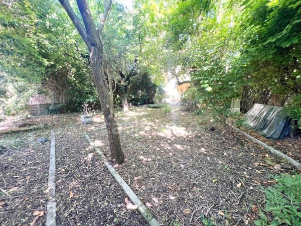 Maison à vendre à Digne-les-Bains – 115 m², 4 chambres, jardin arboré de 300 m², fort potentiel