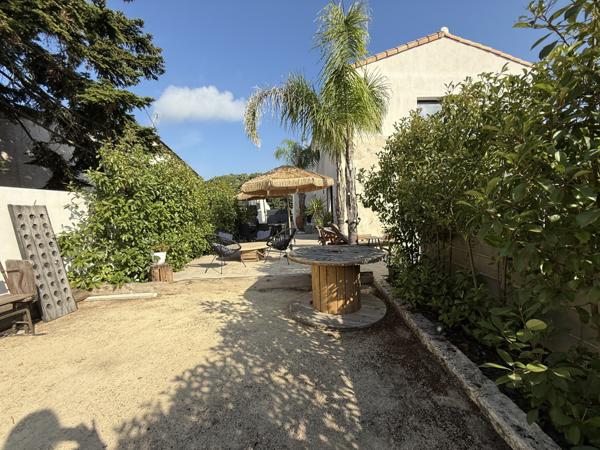 Boisseron (34160) boisseron, proche du centre ville, maison T4 r+1 de 115 M2, sur 366 M2 DE terrain, piscine