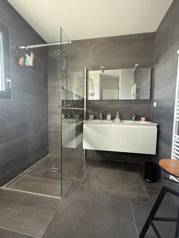 Boisseron (34160) boisseron, proche du centre ville, maison T4 r+1 de 115 M2, sur 366 M2 DE terrain, piscine