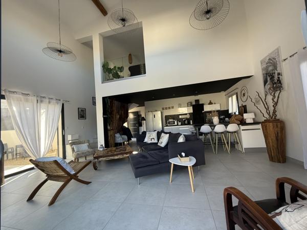 Boisseron (34160) boisseron, proche du centre ville, maison T4 r+1 de 115 M2, sur 366 M2 DE terrain, piscine