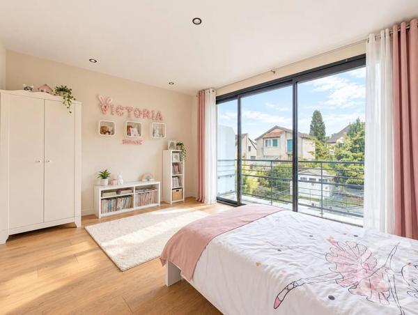 Maison à vendre  7 pièces - 175 m 2   CHATOU  - 78
