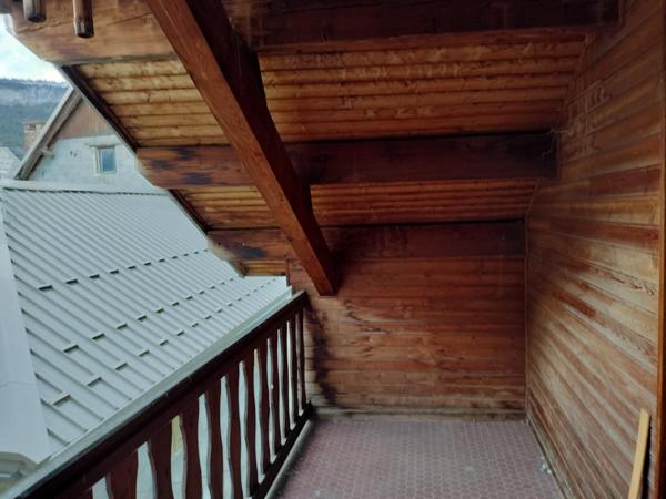 Appartement de 100m² ( 95m² loi carrez ) avec terrasse situé au 2e étage d'une Maison de village