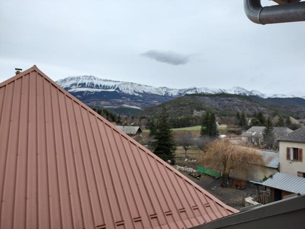 Appartement de 100m² ( 95m² loi carrez ) avec terrasse situé au 2e étage d'une Maison de village