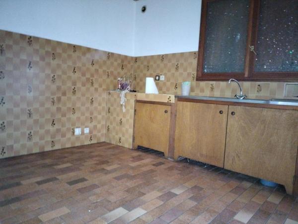 Appartement de 100m² ( 95m² loi carrez ) avec terrasse situé au 2e étage d'une Maison de village