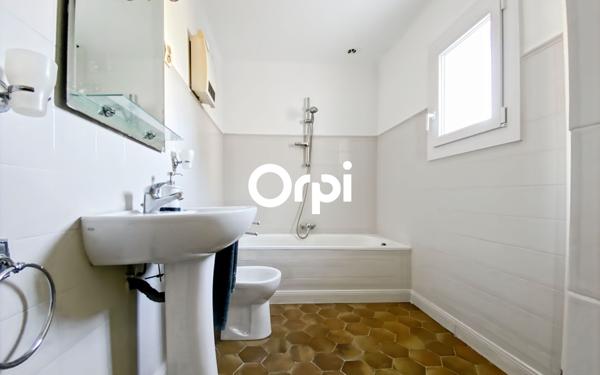 Maison à vendre    5 pièces •  Ceyreste