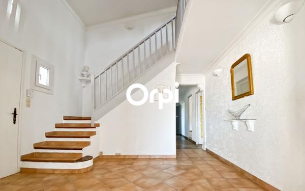 Maison à vendre    5 pièces •  Ceyreste