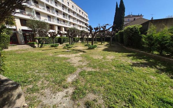 Appartement à vendre    2 pièces • 71,79 m2 Avignon