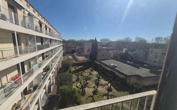 Appartement à vendre    2 pièces • 71,79 m2 Avignon