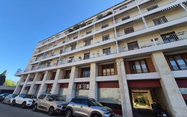 Appartement à vendre    2 pièces • 71,79 m2 Avignon